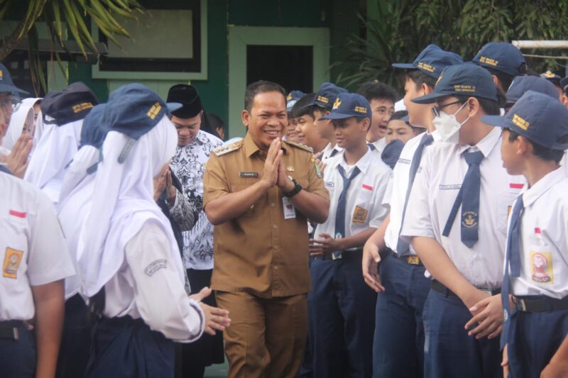 Dr.Nurdin saat memperingati hari guru 2024