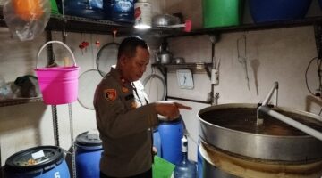 Beroperasi 4 Tahun, Polsek Jatiuwung Gerebek Home Industry Miras Ciu, 1 Pelaku Diamankan