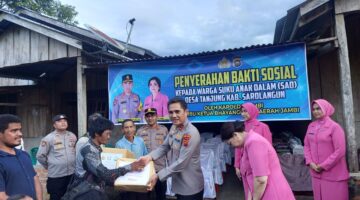 Kunjungan Kerja ke Sarolangun Kapolda Jambi Serahkan Bantuan Ke Suku Anak Dalam