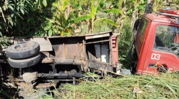 1 Unit Mobil Damkar Masuk Jurang Saat Padamkan Kebakaran Lahan Kosong di Padangsidimpuan