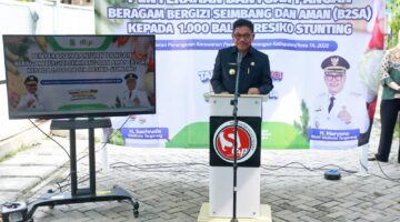 Wujudkan Generasi Emas, Sachrudin Serahkan Bantuan untuk 1.000 Balita Berisiko Stunting 