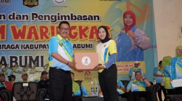 Latihan Senam Waringkas Bupati Sukabumi Berbaur Dengan Guru Olahraga Sekabupaten Sukabumi