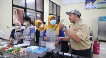Dukung Pemberdayaan, Pemkot Tangerang Fasilitasi Pelatihan Tata Boga bagi Warga Rentan Sosial