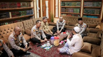 Kapolres Metro Tangerang Kota Sambangi Kediaman Ketua MUI, Bahas Sinergi Jaga Kamtibmas