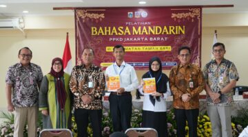 Walikota Jakbar Apresiasi PPKD Buka Pelatihan Bahasa Mandarin di Tamansari