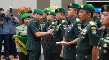 Tongkat Kepemimpinan Danrem 052/ Wijayakrama Di Serahterimakan