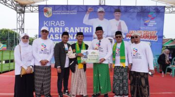 Jalan Sehat Pakai Sarung Meriahkan Hari Santri di Tubaba