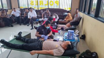 Polres Tulang Bawang Barat Gelar Donor Darah Serentak dalam Rangka HUT Humas Polri ke -74