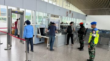 Satgas Pengamanan TNI AU di Bandara Khusus Weda Bay Amankan 9 Paket Sampel Nikel Dangerous Goods Dari Penumpang