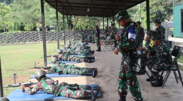 Prajurit Makorem 052/Wkr Tingkatkan Profesionalisme Lewat Latihan Menembak Senjata Ringan