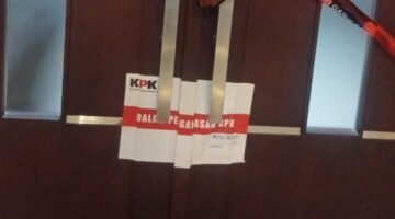 KPK Segel Kantor Bupati Bekasi