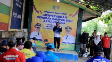 Perkuat Pengelolaan Lingkungan, Sachrudin Serahkan Armada Sampah dan Gaungkan PHBS di CFD