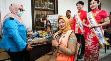 Ngopi Bareng Warga di Pecinan, Iin Mutmainnah : Gen Z Harus Berperan Sebagai Agent of Chang Melestarikan Budaya