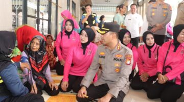 Pastikan Penanganan Banjir Berjalan Optimal, Kapolres Metro Tangerang Kota Kunjungi Sejumlah Posko Pengungsian