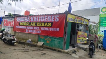 Warga Kalideres Bentangkan Spanduk, Tolak Rencana Pembangunan Krematorium