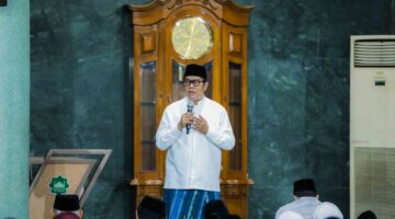 Tarawih Perdana, Maryono Ajak Masyarakat Jaga Semangat Ibadah Hingga Akhir Ramadan