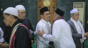 Kultum Tarawih Berjamaah di Masjid Raya Al-A’zhom, Sachrudin: Ramadan Momentum yang Tepat untuk Tingkatkan Kualitas Ibadah dan Kepedulian Sosial