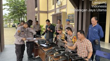 Cegah Penyalahgunaan  Wakapolres Tulang Bawang Barat Cek dan Periksa Langsung Senpi Dinas Inventaris