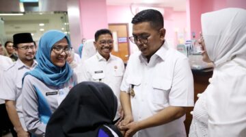 Tinjau Layanan RSUD Bersama Gubernur Banten, Wali Kota Tangerang Pastikan Layanan Publik Tetap Siaga Selama Libur Lebaran