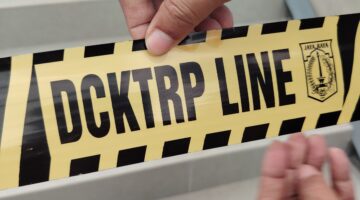 Wali Kota Jakbar Turun Langsung Segel Gedung Padel MMT di Kembangan