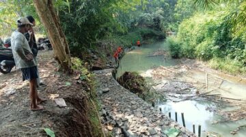 Bronjong Sungai BBWS Citanduy Mulai Dibangun di Cilacap Barat, Warga Kini Lebih Tenang Hadapi Musim Hujan