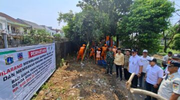 Gerak Cepat Lurah Pegadungan Tuntaskan Sampah Liar, Siap Sulap Lokasi Jadi Taman Interaksi Warga