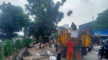 Satpol PP Tangerang Tertibkan PKL Bandel di Pasar Lembang, Trotoar Dikembalikan untuk Pejalan Kaki