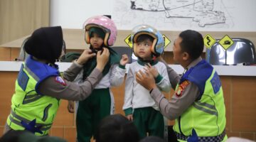 Tanamkan Tertib Berlalu Lintas Sejak Dini, Sat Lantas Gelar Polsanak di Polres Metro Tangerang Kota