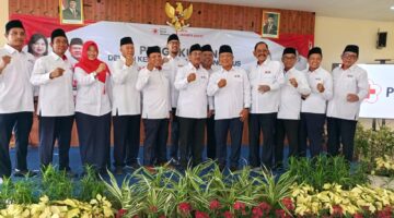 Wali Kota Jakarta Barat Kukuhkan Dewan Kehormatan dan Pengurus PMI Masa Bakti 2025–2027