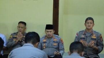 Polres Tubaba Gelar Sholat Ghaib dan Doa Bersama Untuk Almarhum Bripka Anumerta Arya Supena, S.H