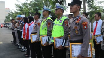500 Personel Ikuti Upacara Apel Penghargaan di Polres Metro Tangerang Kota