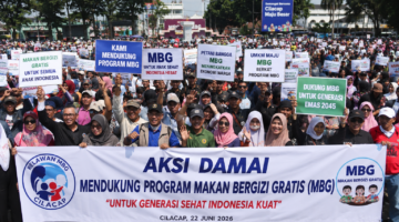 Ribuan Warga Cilacap Turun ke Jalan, Nilai Program MBG Beri Dampak Nyata bagi Petani dan UMKM