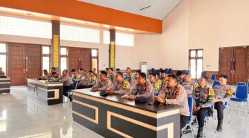 Polres Tulang Bawang Barat Gelar Anev Bhabinkamtibmas, Tekankan Kehadiran Polisi di Tengah Masyarakat