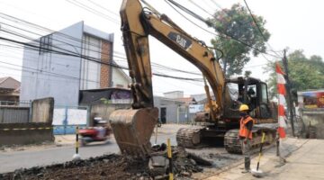 Jalan Iskandar Muda Kota Tangerang Diperbaiki, Pelaku Usaha Optimis Penjualan Kembali Ramai