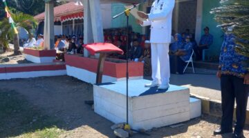 Camat Siabu Madina Pimpin Upacara Peringatan Detik-Detik Proklamasi Kemerdekaan RI ke- 81 di kecamatan Siabu.