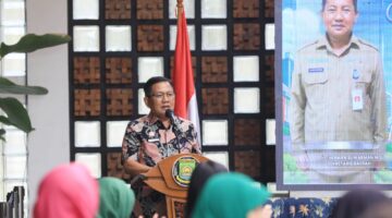 Sekda Berbagi Upaya Bangun Kota Sehat saat Kunker Bupati Gunung Mas  