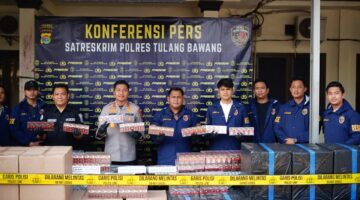 “Terbongkar! 1,68 Juta Batang Rokok Ilegal Diangkut Dua Mobil di Tol Tuba, Negara Berpotensi Rugi Rp1,25 Miliar”