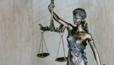 Ilustrasi hukum. Foto: Tingey Injury Law Firm/Unsplash