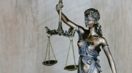 Ilustrasi hukum. Foto: Tingey Injury Law Firm/Unsplash